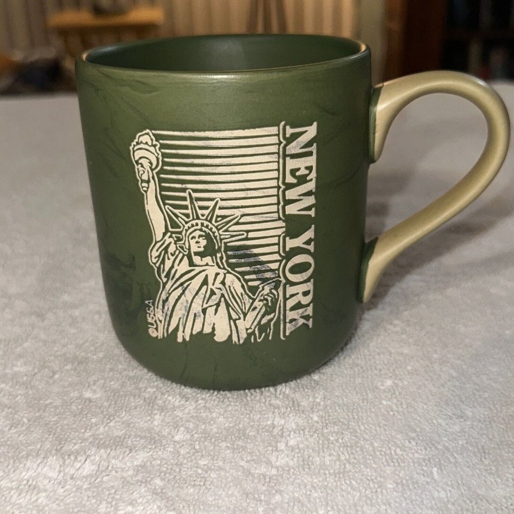 New York NYC Statue of Liberty Coffee Mug Green Marble Swirl 3D Raised Logo rare